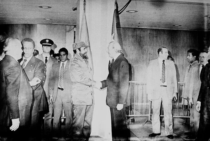 Framed Print : Fidel Castro Greeting Kurt Waldheim Framed Print : Fidel Castro Greeting Kurt Waldheim
