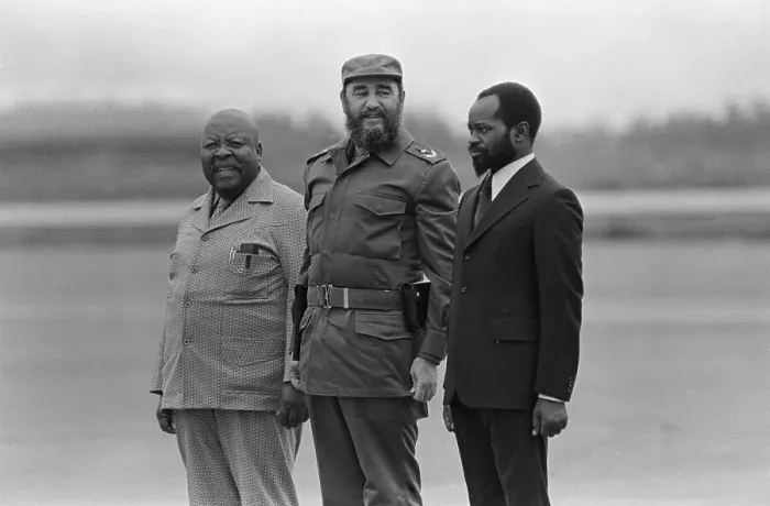 Framed Print : Fidel Castro with Leaders of Mozambique and Lesotho Framed Print : Fidel Castro with Leaders of Mozambique and Lesotho