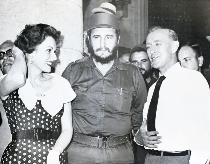 Framed Print : Fidel Castro on Movie Set with Maureen O'Hara and Alec Guinness Framed Print : Fidel Castro on Movie Set with Maureen O'Hara and Alec Guinness