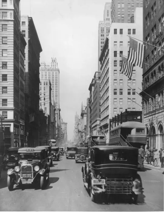 Framed Print : Fifth Avenue