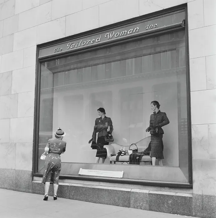 Framed Print : Fifth Avenue Store Framed Print : Fifth Avenue Store