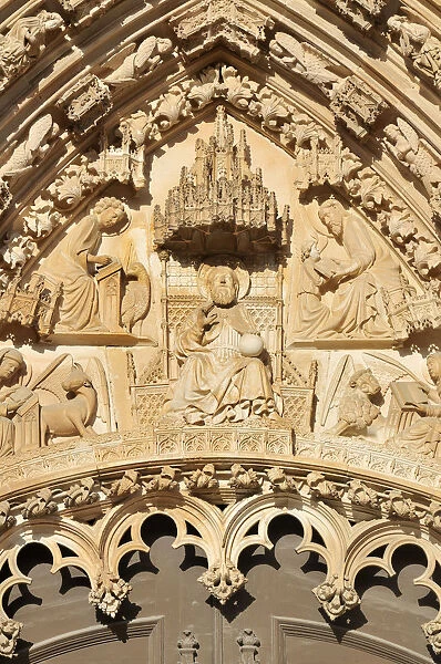 Figure of God the Father above the main entrance to the Gothic basilica of the Dominican monastery Mosteiro de Santa Maria da Vitoria, UNESCO World Heritage Site, Batalha, Portugal, Europe