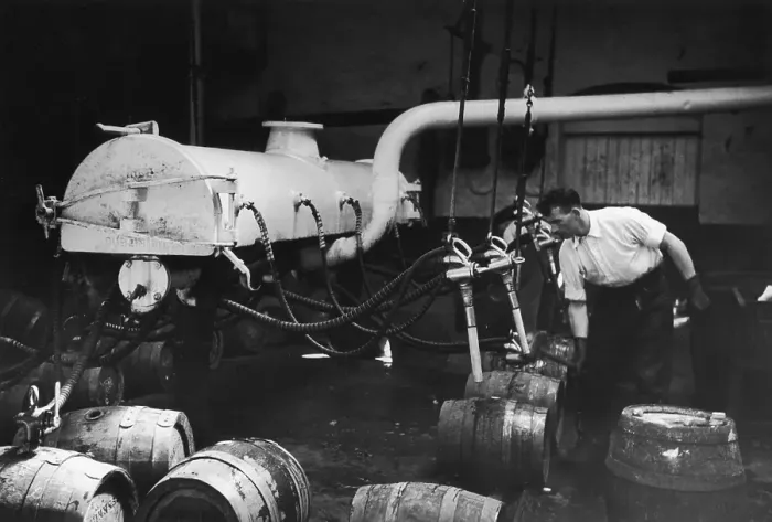 Framed Print : Filling Guinness Casks