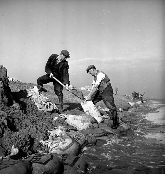 Framed Print : Filling Sandbags