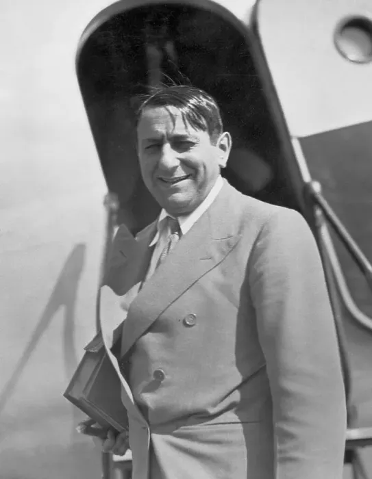 Framed Print : Film Director Ernst Lubitsch Framed Print : Film Director Ernst Lubitsch