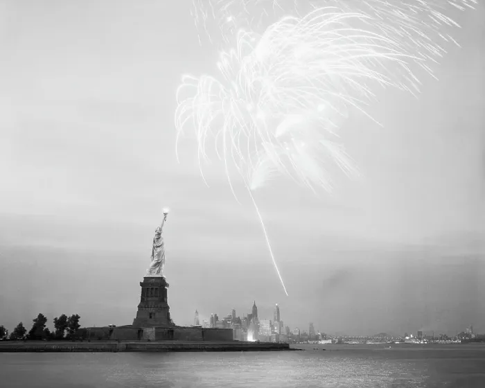 Framed Print : Fireworks over the Statue of Liberty Framed Print : Fireworks over the Statue of Liberty