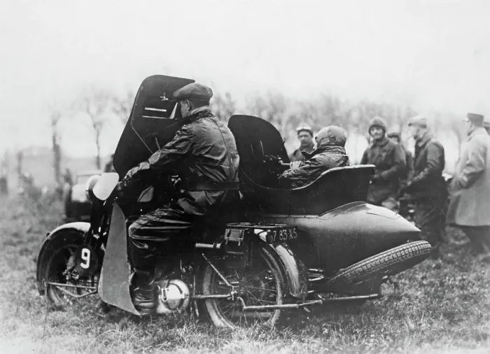 Framed Print : First World War - French Military Motorcycle & Sidecar Framed Print : First World War - French Military Motorcycle & Sidecar