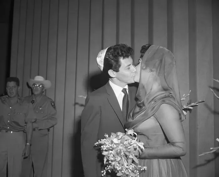 Framed Print : Fisher Kissing Elizabeth Taylor;Wedding Framed Print : Fisher Kissing Elizabeth Taylor;Wedding