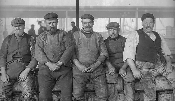 Fishermen. circa 1880: A group of Fishermen. (Photo by Hulton Archive / Getty Images)