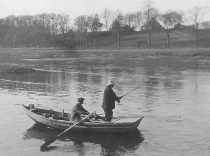 Framed Print : Fishing. circa 1910: Two men in a boat fishing on the River Tweed in the Scottish borders Framed Print : Fishing. circa 1910: Two men in a boat fishing on the River Tweed in the Scottish borders