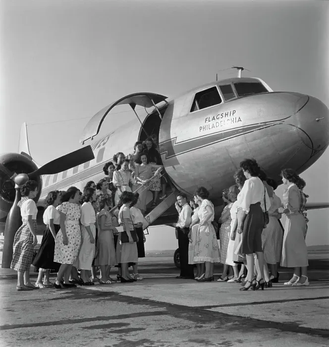 Framed Print : Flagship Philadelphia, Lockheed Constellation Framed Print : Flagship Philadelphia, Lockheed Constellation