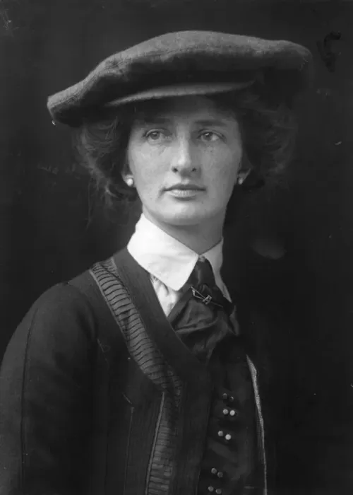 Framed Print : Flat Cap. April 1904: Miss Goldie wearing a large flat cap, shirt and tie Framed Print : Flat Cap. April 1904: Miss Goldie wearing a large flat cap, shirt and tie