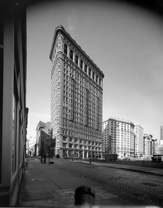 Framed Print : Flatiron Building Framed Print : Flatiron Building
