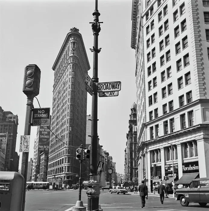 Framed Print : Flatiron Building Framed Print : Flatiron Building