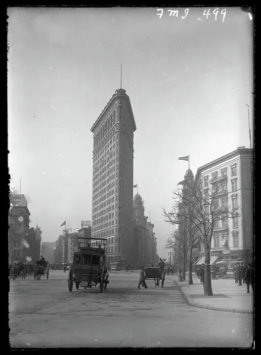 Framed Print : The Flatiron Building Framed Print : The Flatiron Building