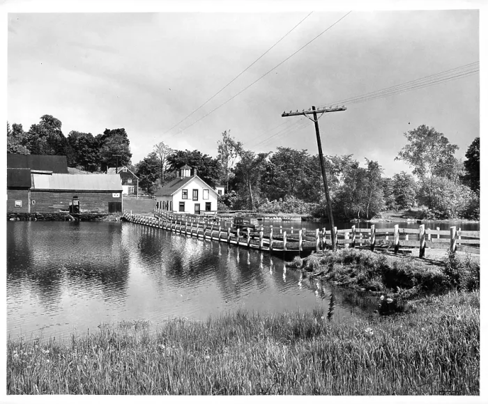 Framed Print : Floating Bridge In Brookfield, Vermont Framed Print : Floating Bridge In Brookfield, Vermont