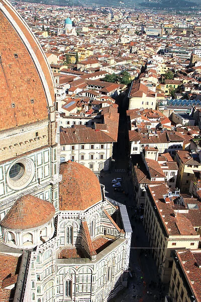 Florence Cathedral (Il Duomo di Firenze) & Florence Streets - Florence, Italy