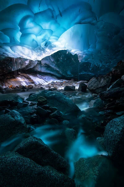 Flow in ice cave