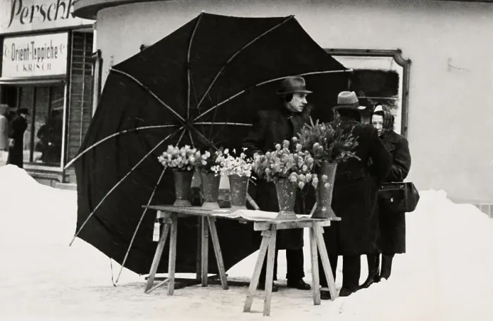 Framed Print : Flower Vendor In Berlin Framed Print : Flower Vendor In Berlin
