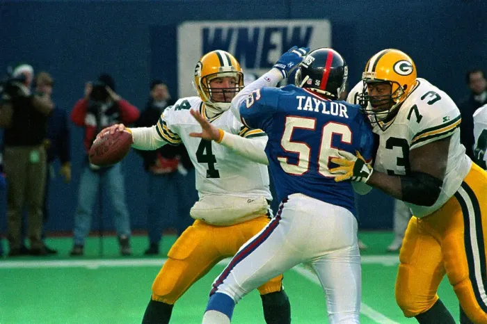 Framed Print : Football - NFL - Giants vs. Packers Framed Print : Football - NFL - Giants vs. Packers