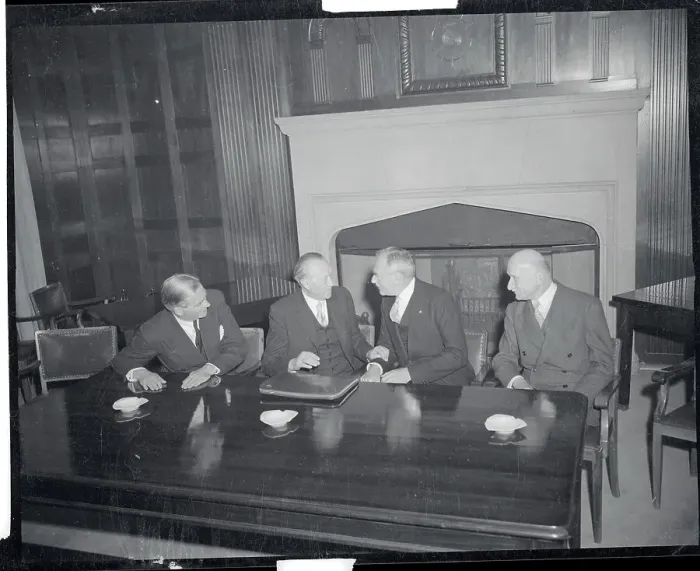 Framed Print : Foreign Ministers at Peace Treaty Conference Framed Print : Foreign Ministers at Peace Treaty Conference