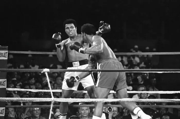 Framed Print : Foreman v. Ali Boxing Action Framed Print : Foreman v. Ali Boxing Action