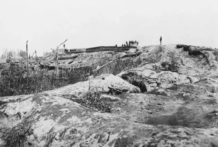 Framed Print : Fort Hill. The Confederate batteries at Fort Hill in Warren County Framed Print : Fort Hill. The Confederate batteries at Fort Hill in Warren County