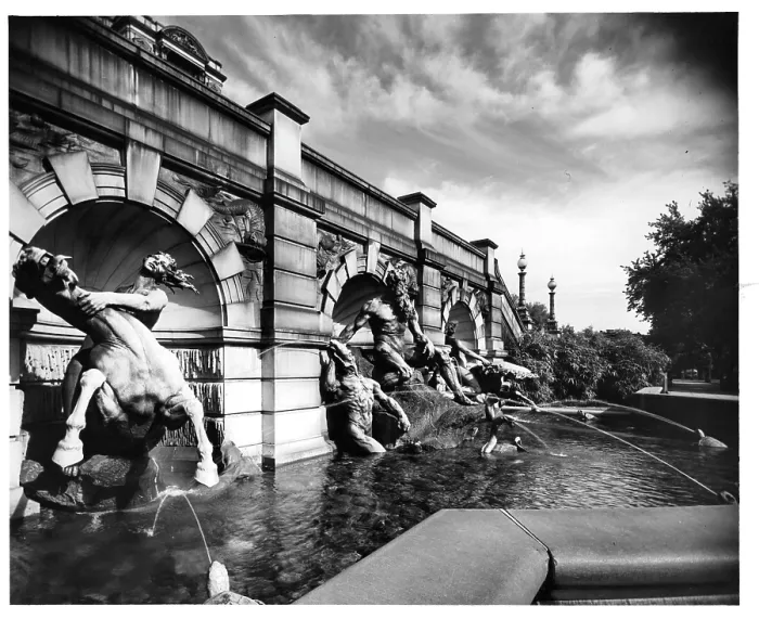 Framed Print : Fountain Of Neptune at Library Of Congress In Washington, DC Framed Print : Fountain Of Neptune at Library Of Congress In Washington, DC