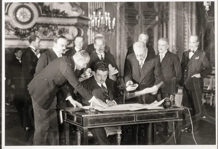 Framed Print : France and Russia Sign Non-Agression Pact Framed Print : France and Russia Sign Non-Agression Pact