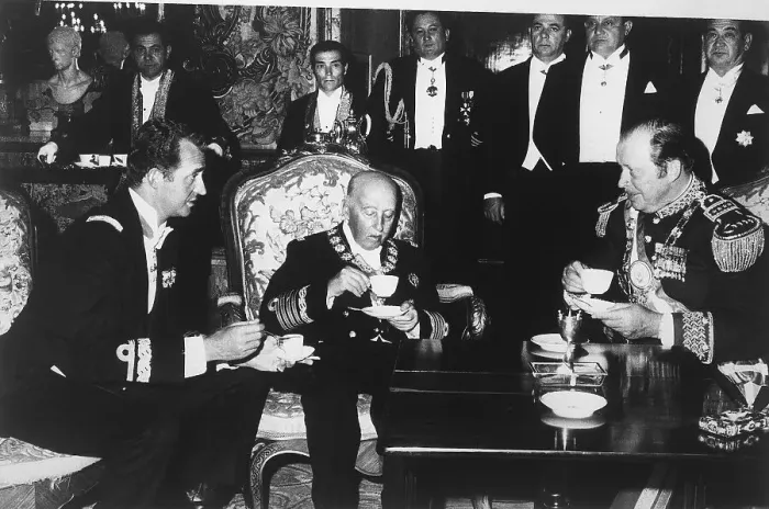 Framed Print : Francisco Franco Meeting with Juan Carlos and Alfredo Stroessner Framed Print : Francisco Franco Meeting with Juan Carlos and Alfredo Stroessner