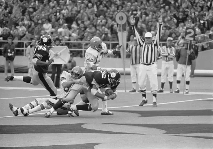 Framed Print : Franco Harris Scores Against Bengals Framed Print : Franco Harris Scores Against Bengals