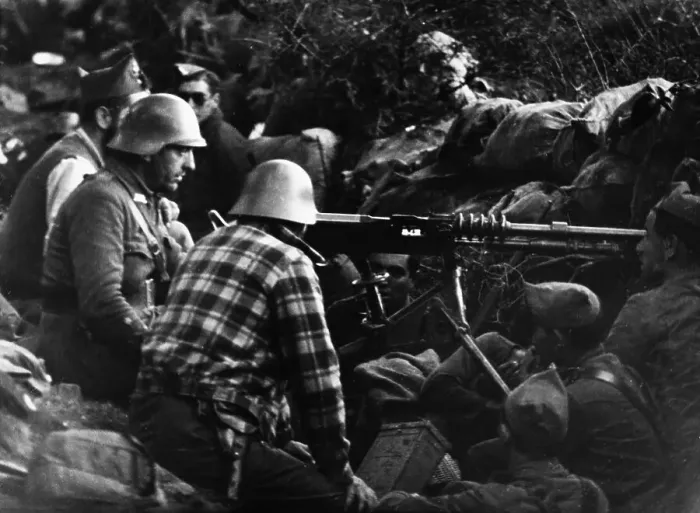 Framed Print : Franco Machine Gunners In Trenches Framed Print : Franco Machine Gunners In Trenches