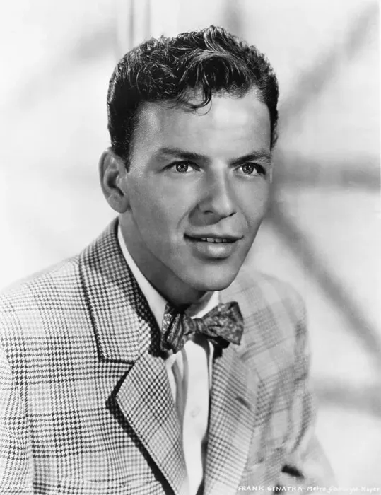 Framed Print : Frank Sinatra in Houndstooth Blazer and Bow Tie Framed Print : Frank Sinatra in Houndstooth Blazer and Bow Tie