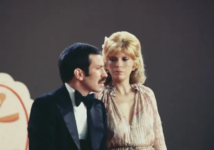 Framed Print : Frank Sinatra Jr And Nancy Sinatra Framed Print : Frank Sinatra Jr And Nancy Sinatra