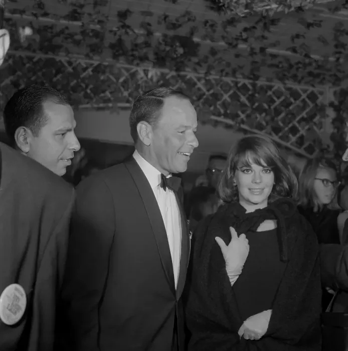 Framed Print : Frank Sinatra And Natalie Wood Framed Print : Frank Sinatra And Natalie Wood