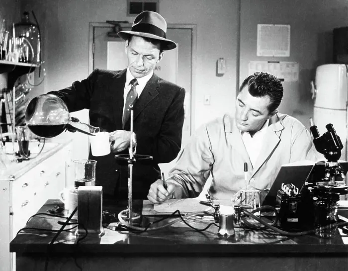 Framed Print : Frank Sinatra and Robert Mitchum Framed Print : Frank Sinatra and Robert Mitchum