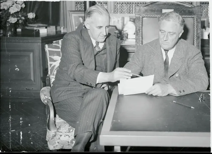 Framed Print : Franklin Delano Roosevelt with Adviser Framed Print : Franklin Delano Roosevelt with Adviser