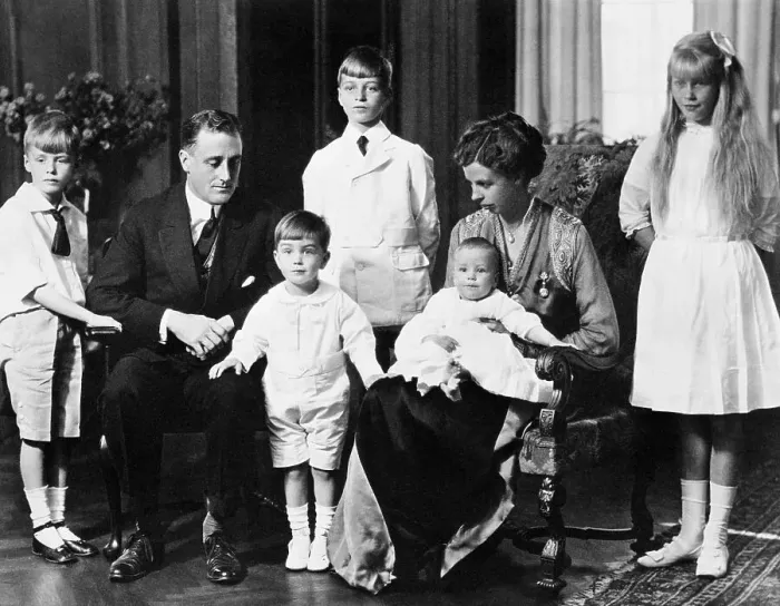 Framed Print : Franklin Delano Roosevelt with His Family Framed Print : Franklin Delano Roosevelt with His Family