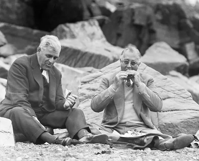 Framed Print : Franklin Delano Roosevelt Picnicking with Premier Allison Dysart Framed Print : Franklin Delano Roosevelt Picnicking with Premier Allison Dysart