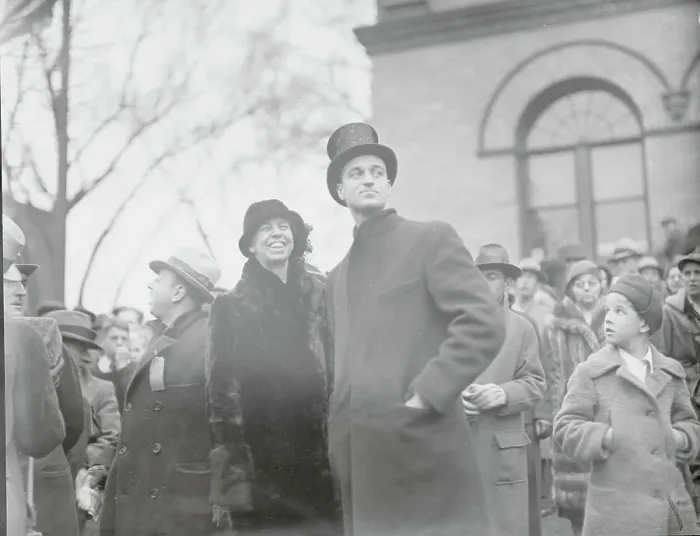 Framed Print : Franklin Roosevelt Arriving with Wife and Son Framed Print : Franklin Roosevelt Arriving with Wife and Son