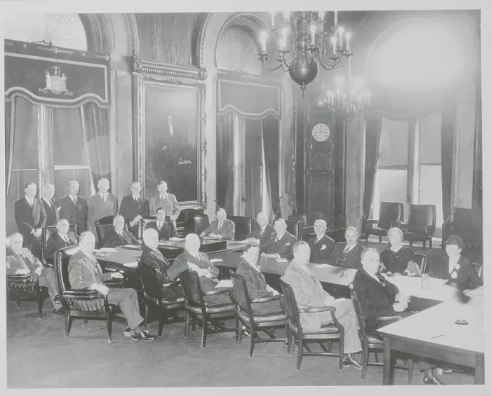 Framed Print : Franklin Roosevelt as Governor of New York, Meeting with Cabinet Framed Print : Franklin Roosevelt as Governor of New York, Meeting with Cabinet