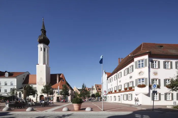 Framed Print : Frauenkircherl Church and City Hall on Schrannenplatz square, Erding, Upper Bavaria, Bavaria, Germany, Europe Framed Print : Frauenkircherl Church and City Hall on Schrannenplatz square, Erding, Upper Bavaria, Bavaria, Germany, Europe