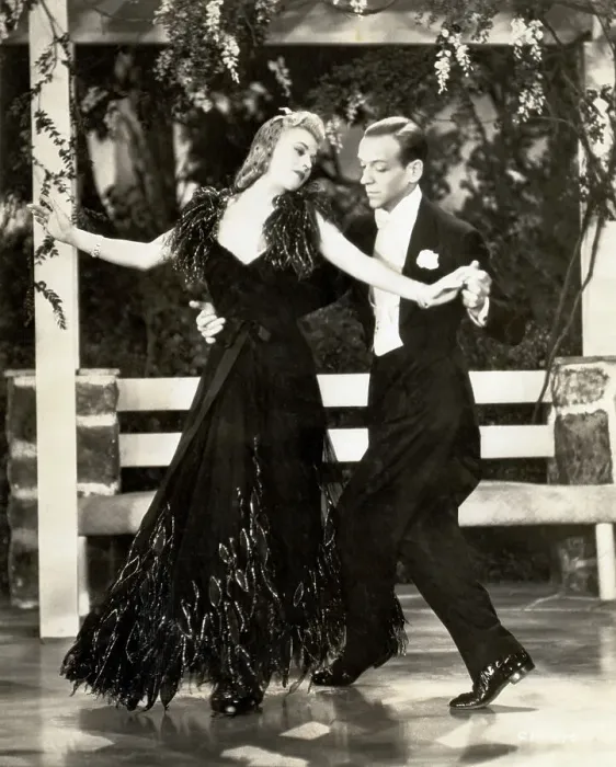 Framed Print : Fred Astaire And Ginger Rogers Dancing Framed Print : Fred Astaire And Ginger Rogers Dancing