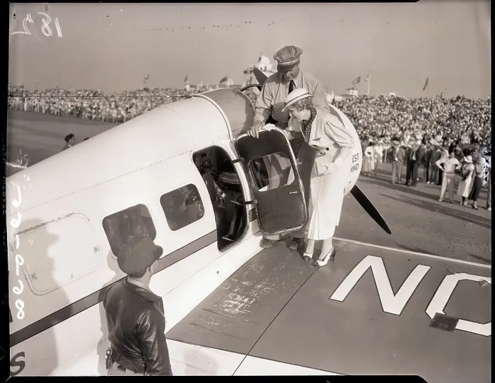 Framed Print : Fred Hammer Shows Mary Pickford a Plane Framed Print : Fred Hammer Shows Mary Pickford a Plane