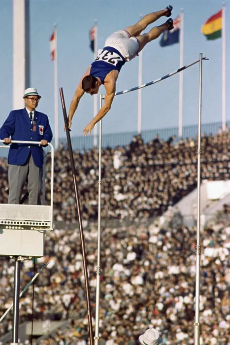 Framed Print : Fred Hansen Pole Vaulting Framed Print : Fred Hansen Pole Vaulting