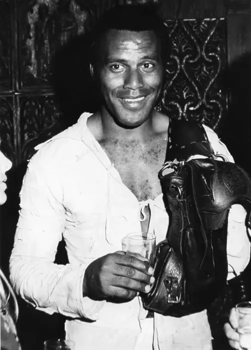 Framed Print : Fred Williamson Attends An Event Framed Print : Fred Williamson Attends An Event