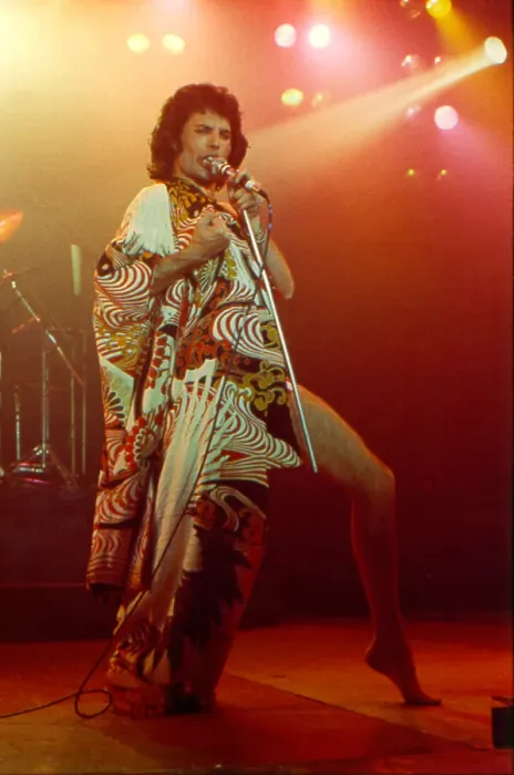 Framed Print : Freddie Mercury Performing in LA Framed Print : Freddie Mercury Performing in LA