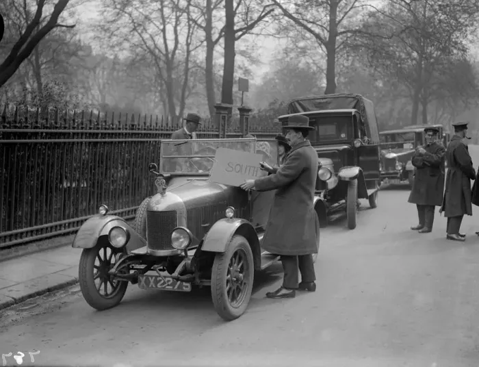 Framed Print : A free get you home car in Eaton Square London Framed Print : A free get you home car in Eaton Square London