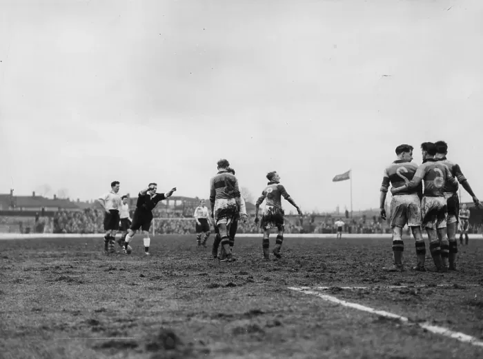 Framed Print : Free Kick. 2nd April 1953: The referee orders Bradford Park Avenue players Framed Print : Free Kick. 2nd April 1953: The referee orders Bradford Park Avenue players