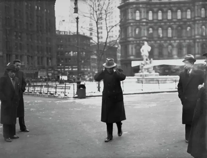 Framed Print : Freezing Temperatures Hit New York
